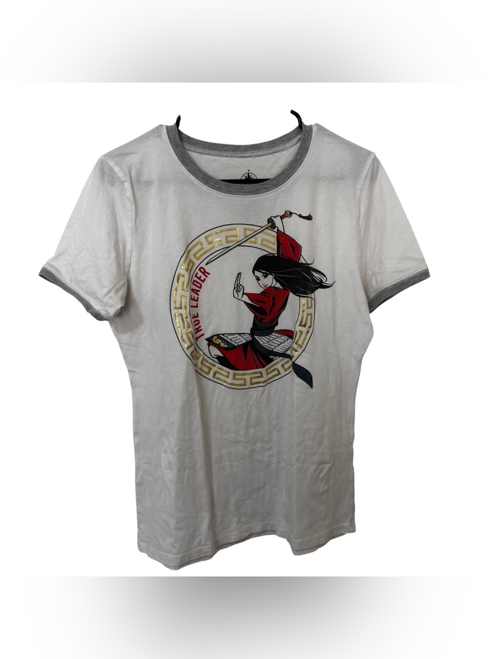 3/$15 Disney Mulan White Tee “true leader” with gold graphic tee size L